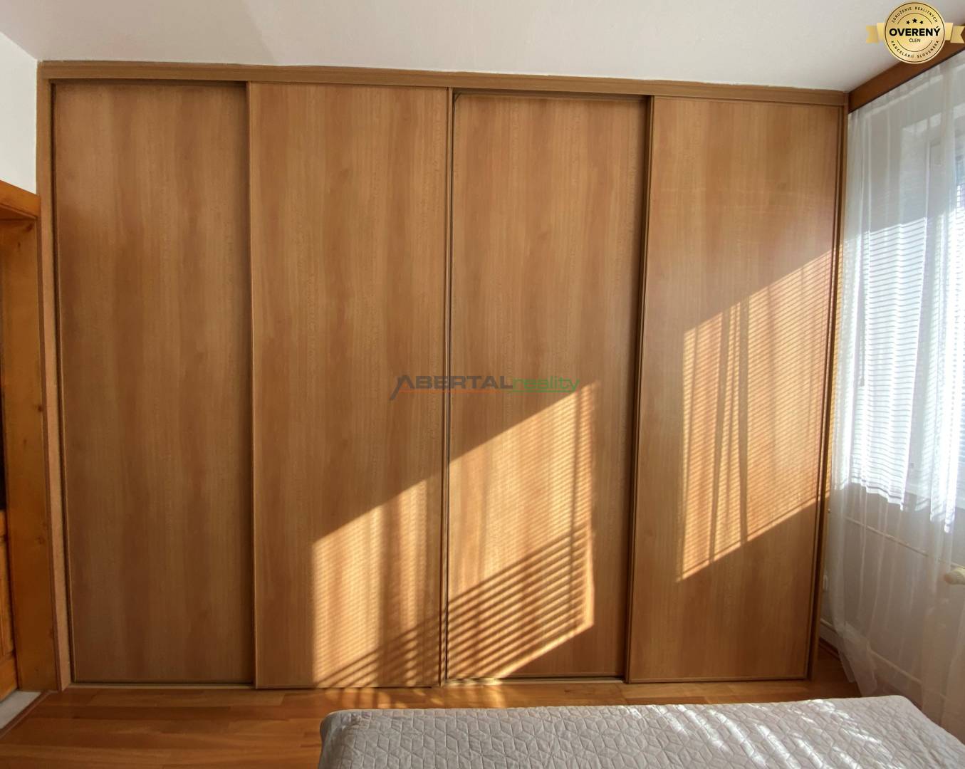 2.1 dostatok úložného priestoru predaj Medveďovej Petržalka 3izb.byt.jpg