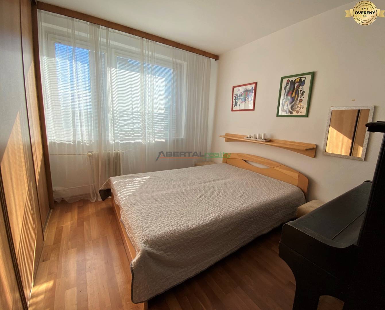 2 priestranná spálňa Medveďovej Petržalka 3izb.byt.jpg