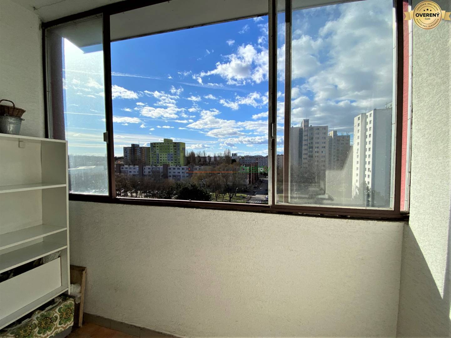 8 presklenná loggia predaj Medveďovej Petržalka 3izb.byt.jpg