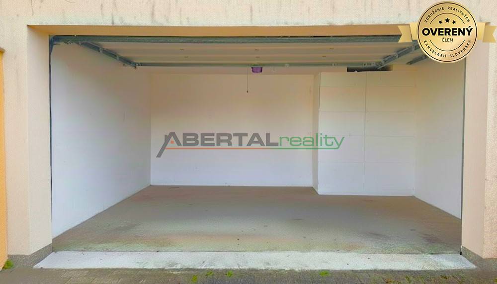 prenájom - 3 izbový rodinný dom, Chorvátsky Grob - Čierna voda, dvojgaráž.jpg