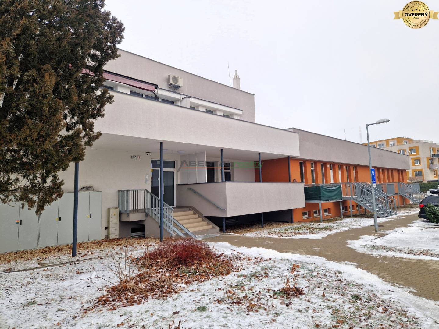 16_2izb Beskydska_byovy doma a loggia.jpg