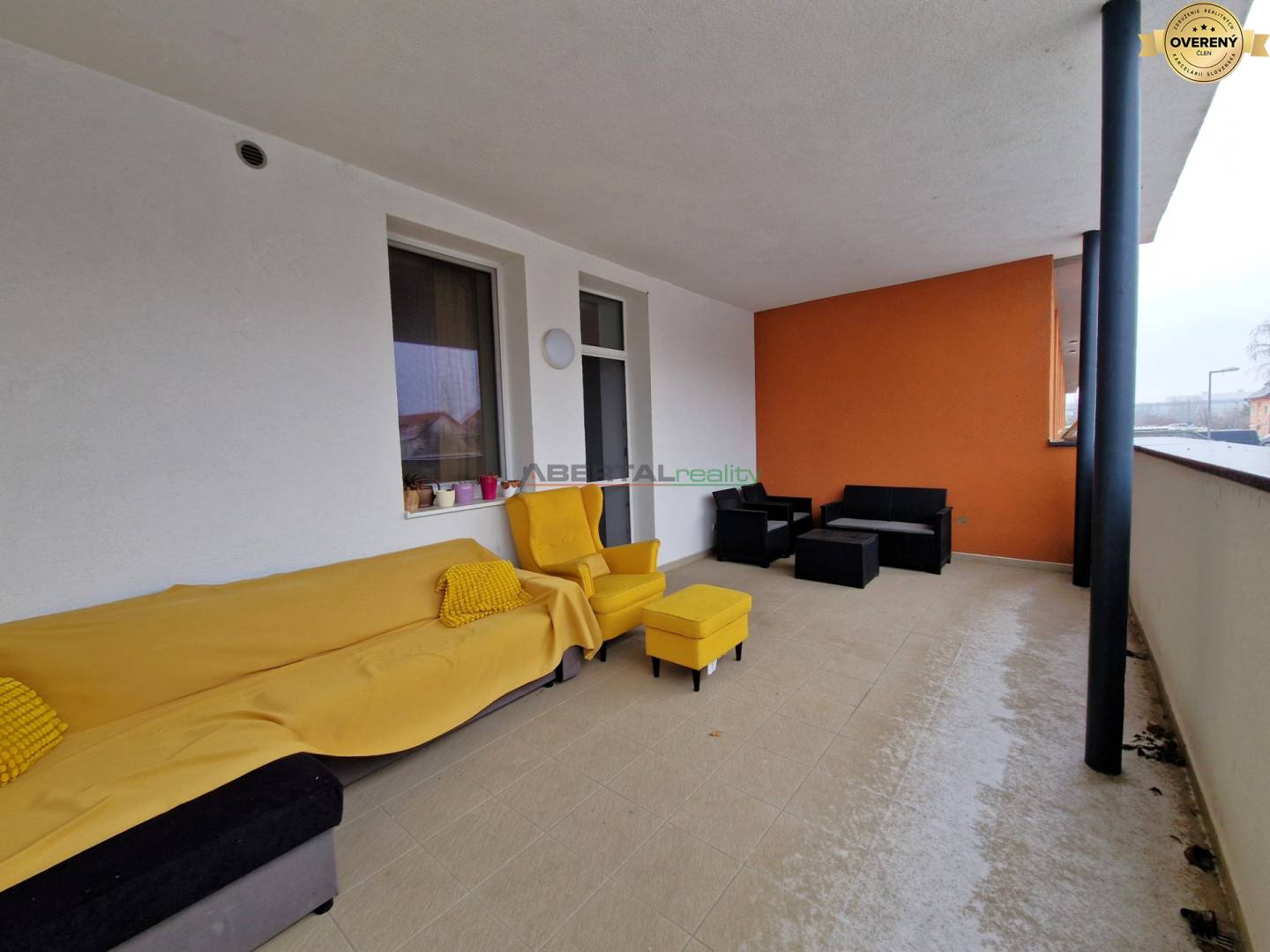 07_2izb Beskydska_terasa.jpg