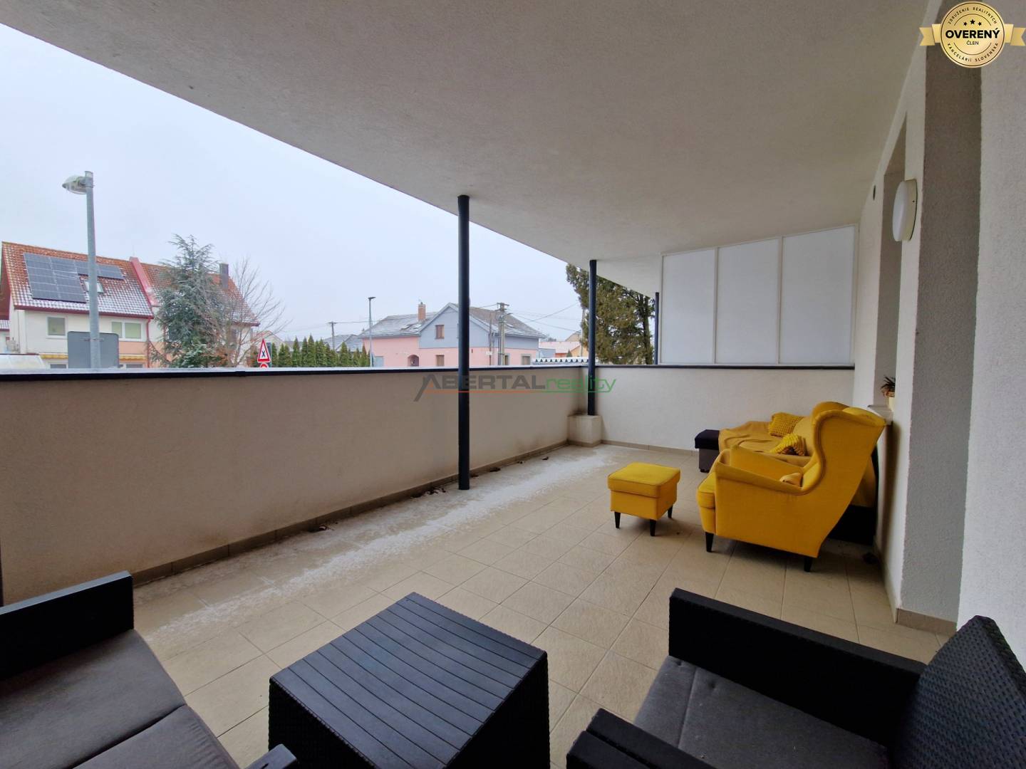 08_2izb Beskydska_terasa.jpg