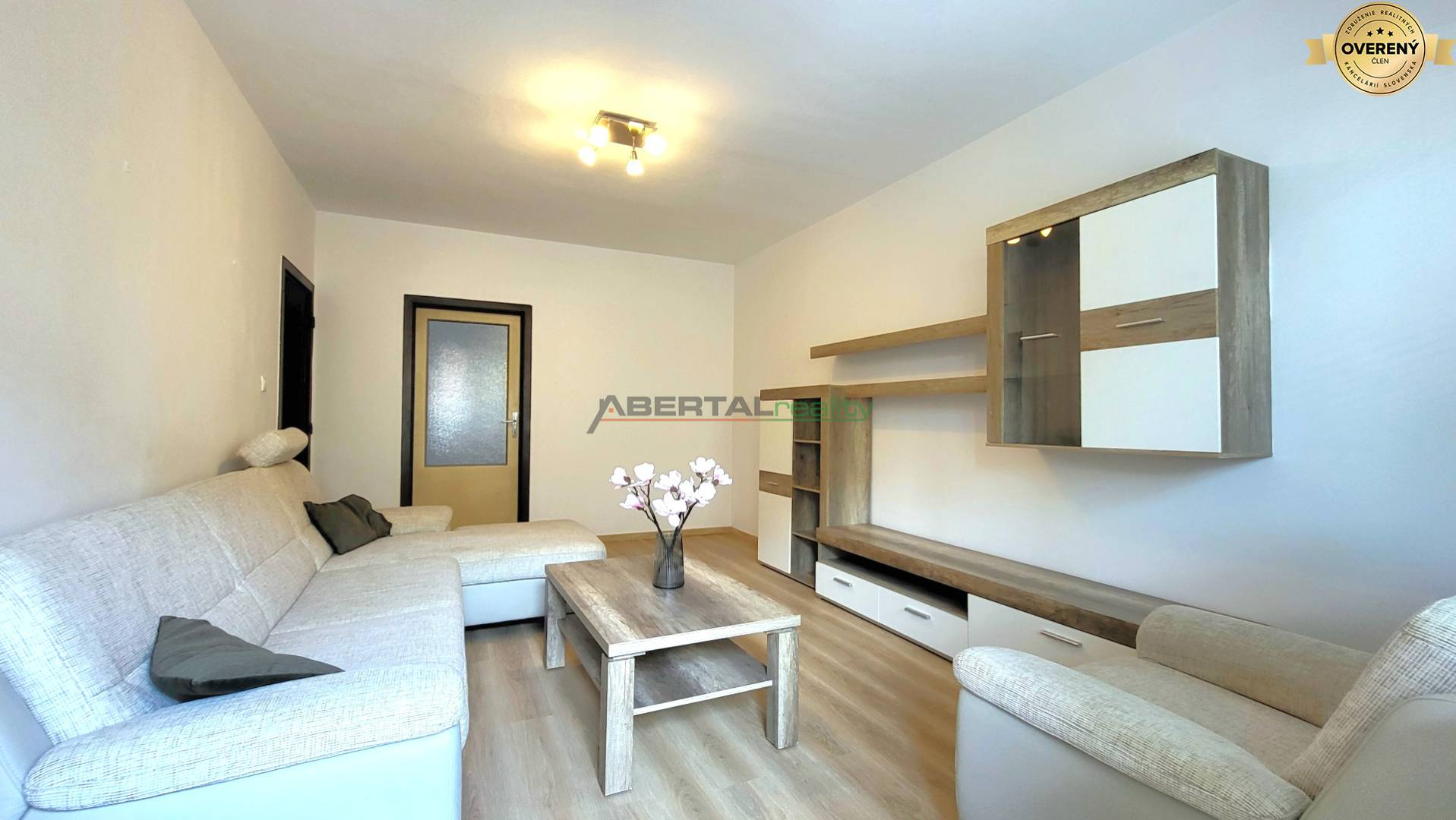 4 izbovy byt, Polomska, Vlcince, obyvacka.jpg