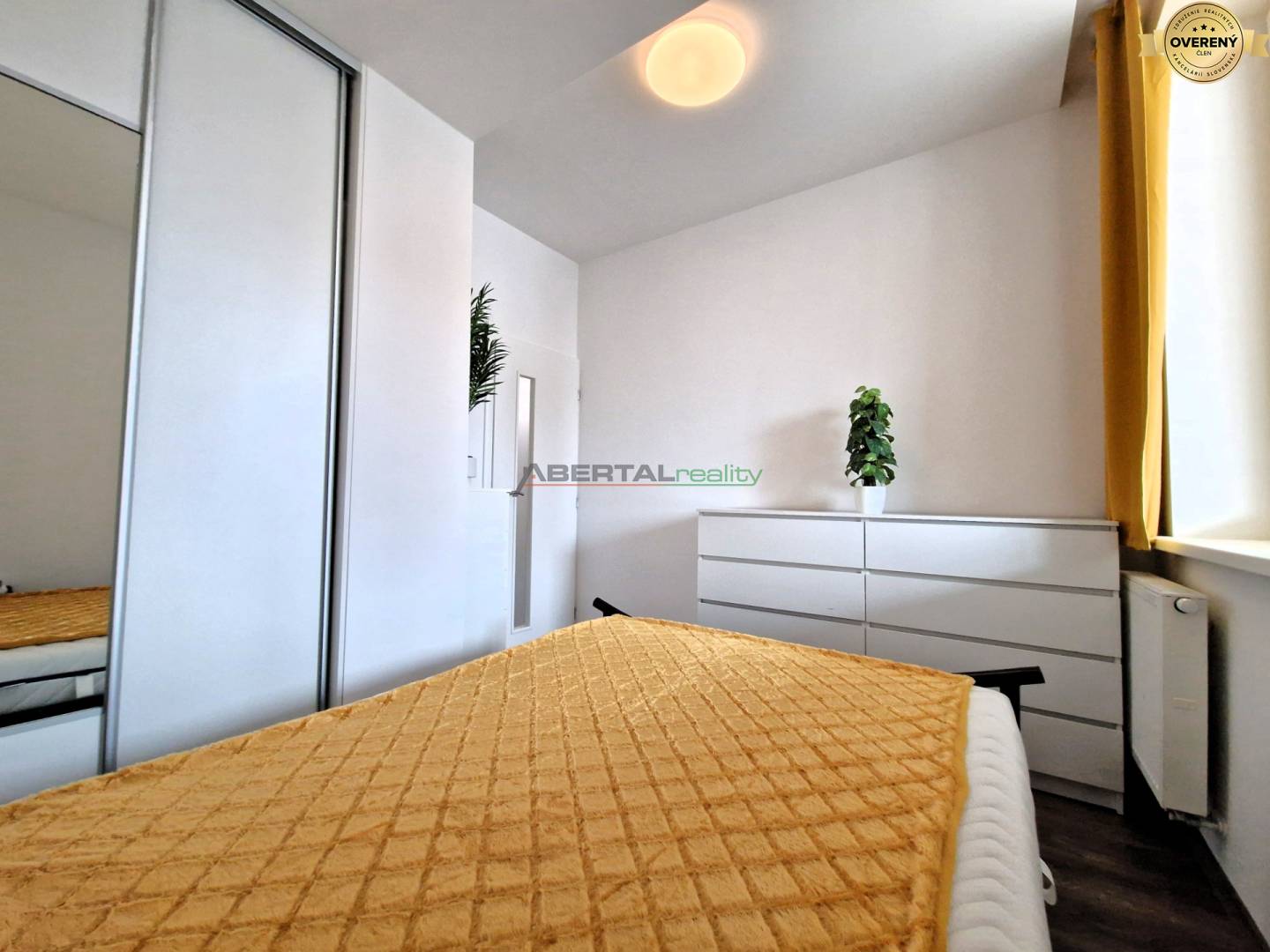 11_2izb Beskydska_spalna.jpg