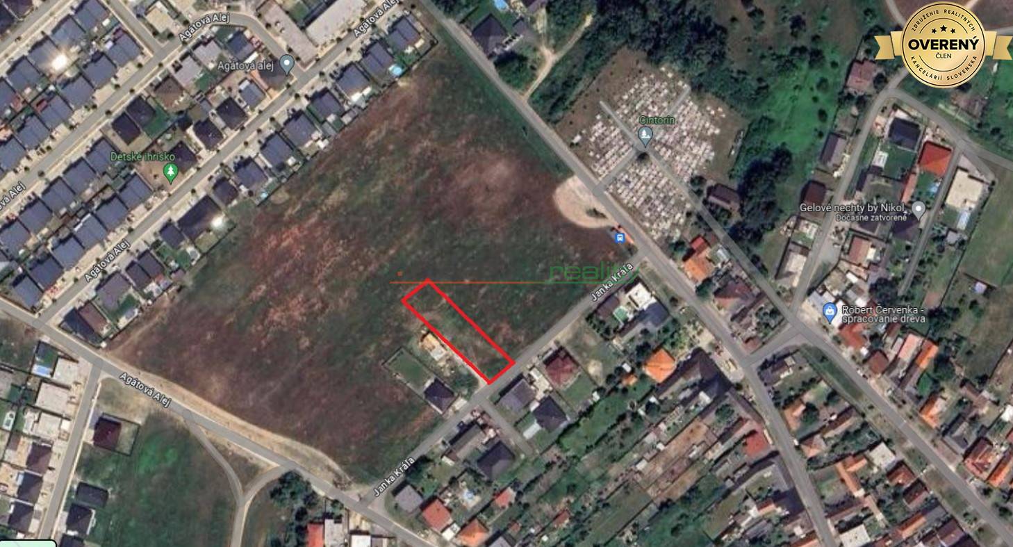 pozemok štvorec.jpg