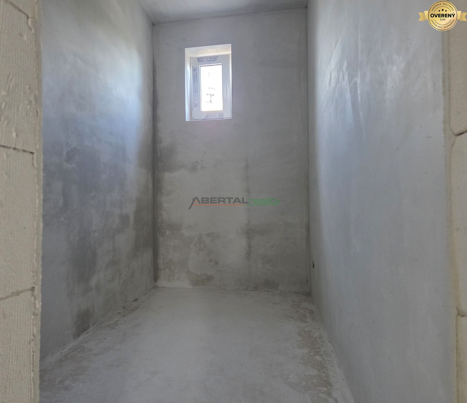 predaj, rodinný dom, dvojdom, 115 m2 Juhásov Dvor, Chorvátsky Grob - čierna voda, 3x parking, záhrada, šatník.jpg