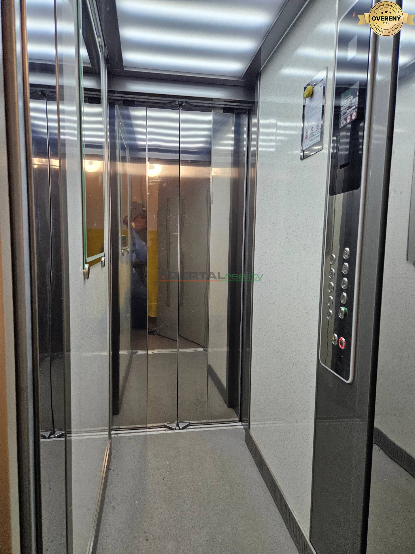 4 izbovy byt, Polomska, Vlcince, vytah.jpg