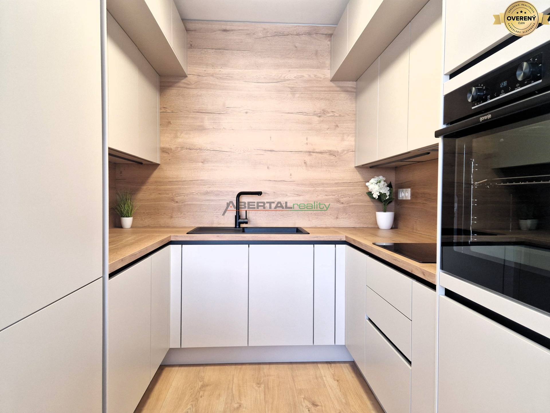 08_kuchyna_Rovinka.jpg