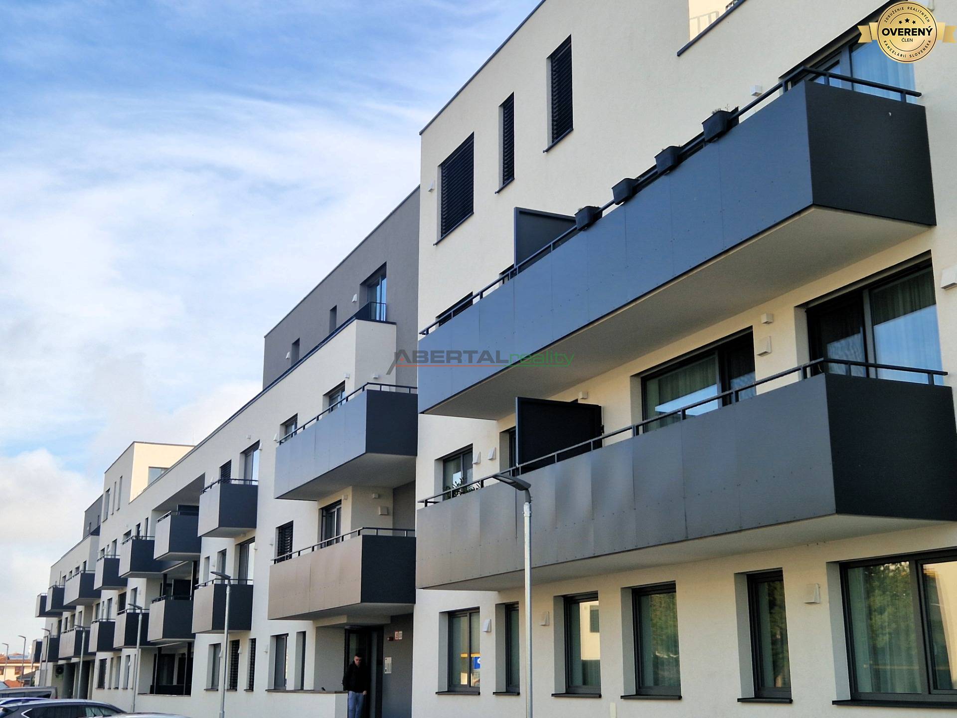 22_bytovy dom_Broskynova_Rovinka.jpg