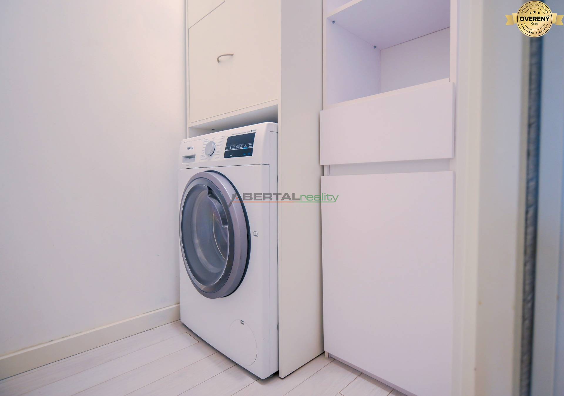Predaj, 3 izbový byt, terasa, garáž, parkovanie, pivnica, Dortárska cesta, Koliba, Bratislava, technická miestnosť.JPG