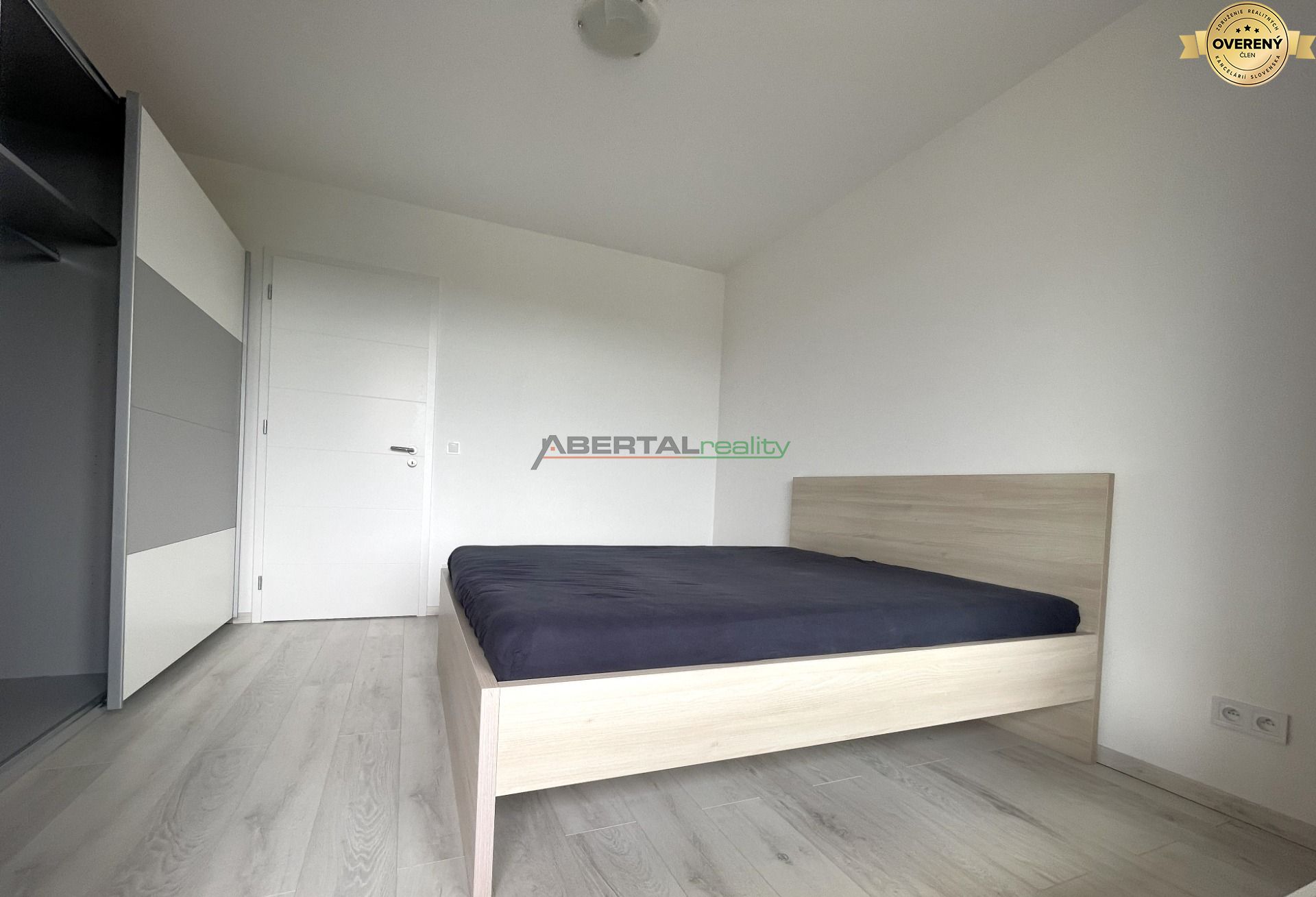 Prenájom, 2izbový byt, Inovecká, parking, loggia,spalna 2.jpg