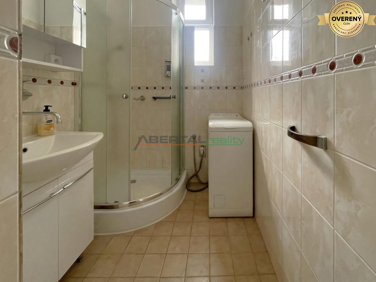 prenájom Košice, Puškinova, Staré mesto, 3 izbový byt, kúpelňa.jpg